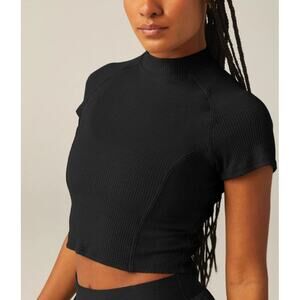 Beyond Yoga Women's Black Formation Cropped Tee Size XL